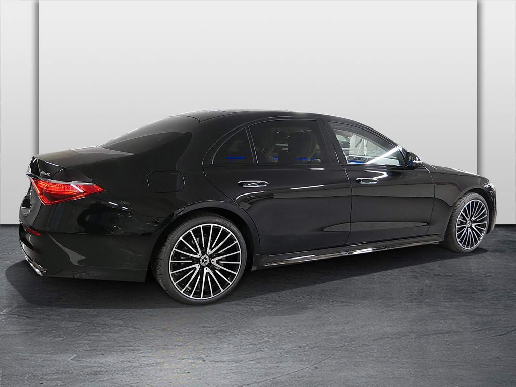 Mercedes S580 Image 2