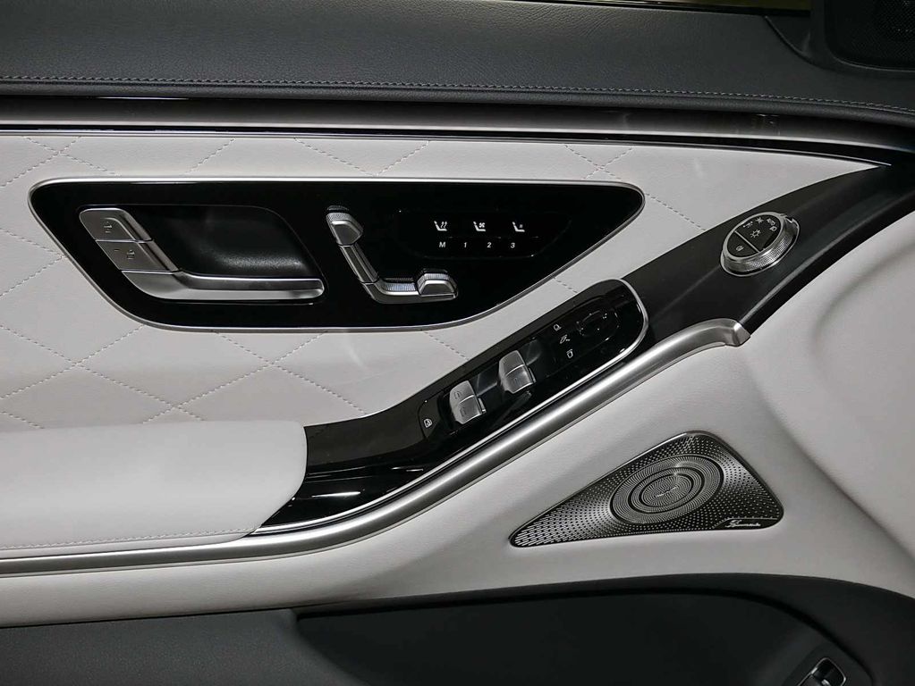 Mercedes S580 Image 9